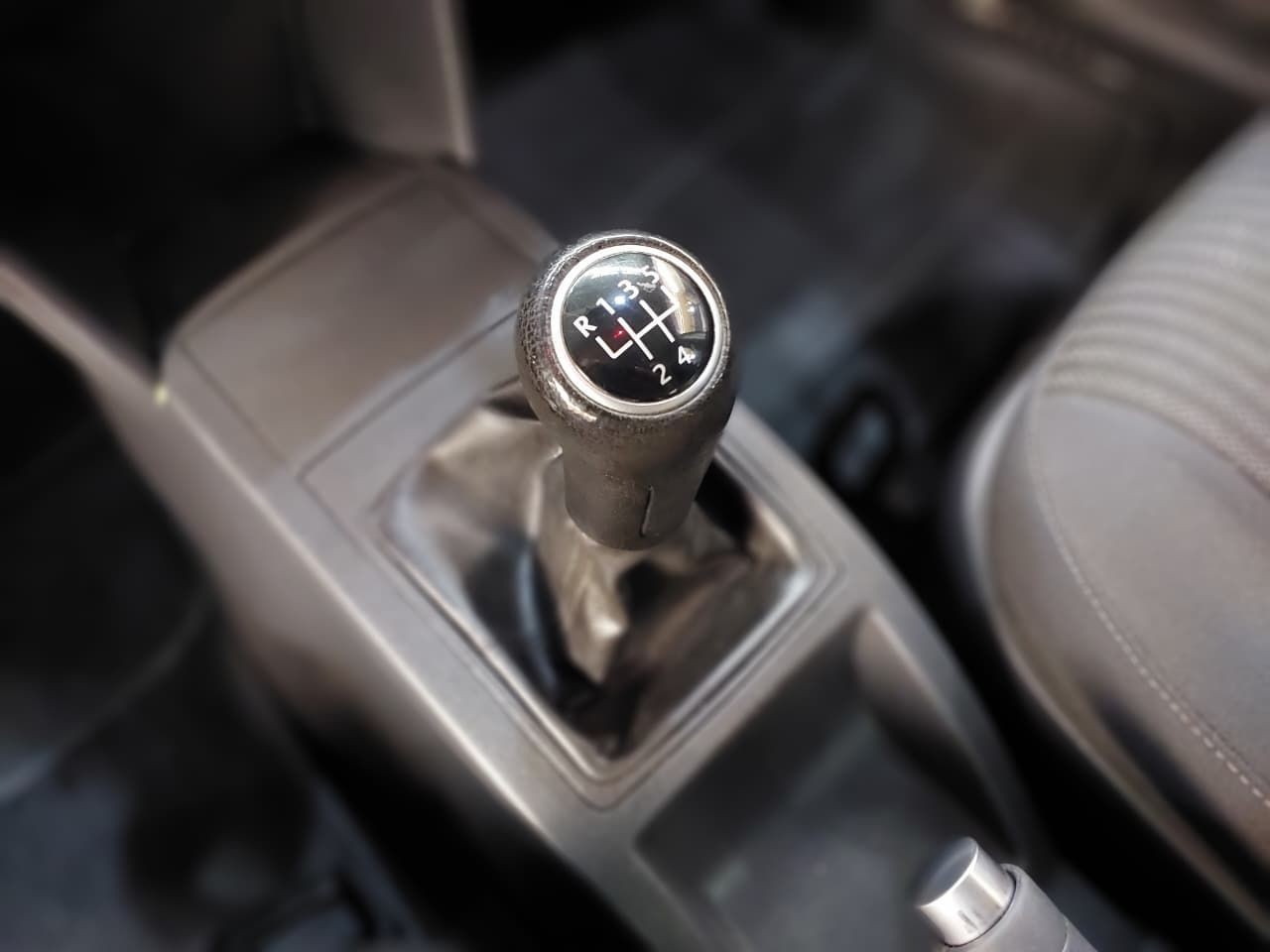 VOLKSWAGEN POLO SEDAN 1.6 MI 8V 2014