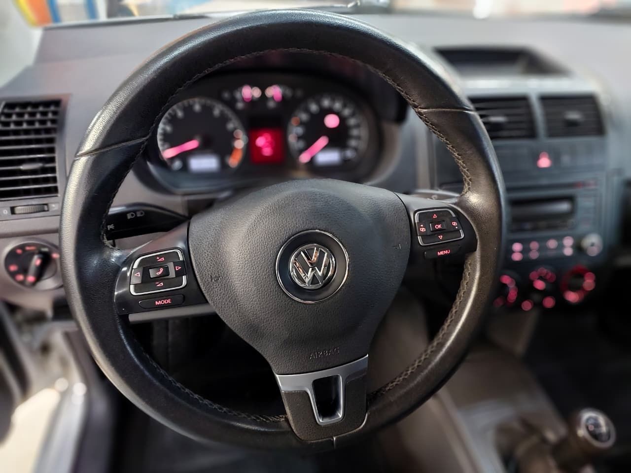 VOLKSWAGEN POLO SEDAN 1.6 MI 8V 2014