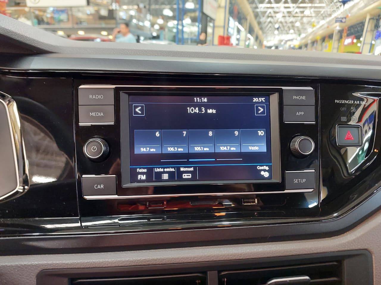 VOLKSWAGEN POLO