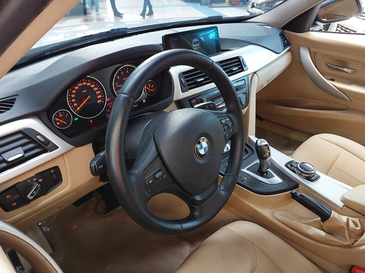 BMW 320i