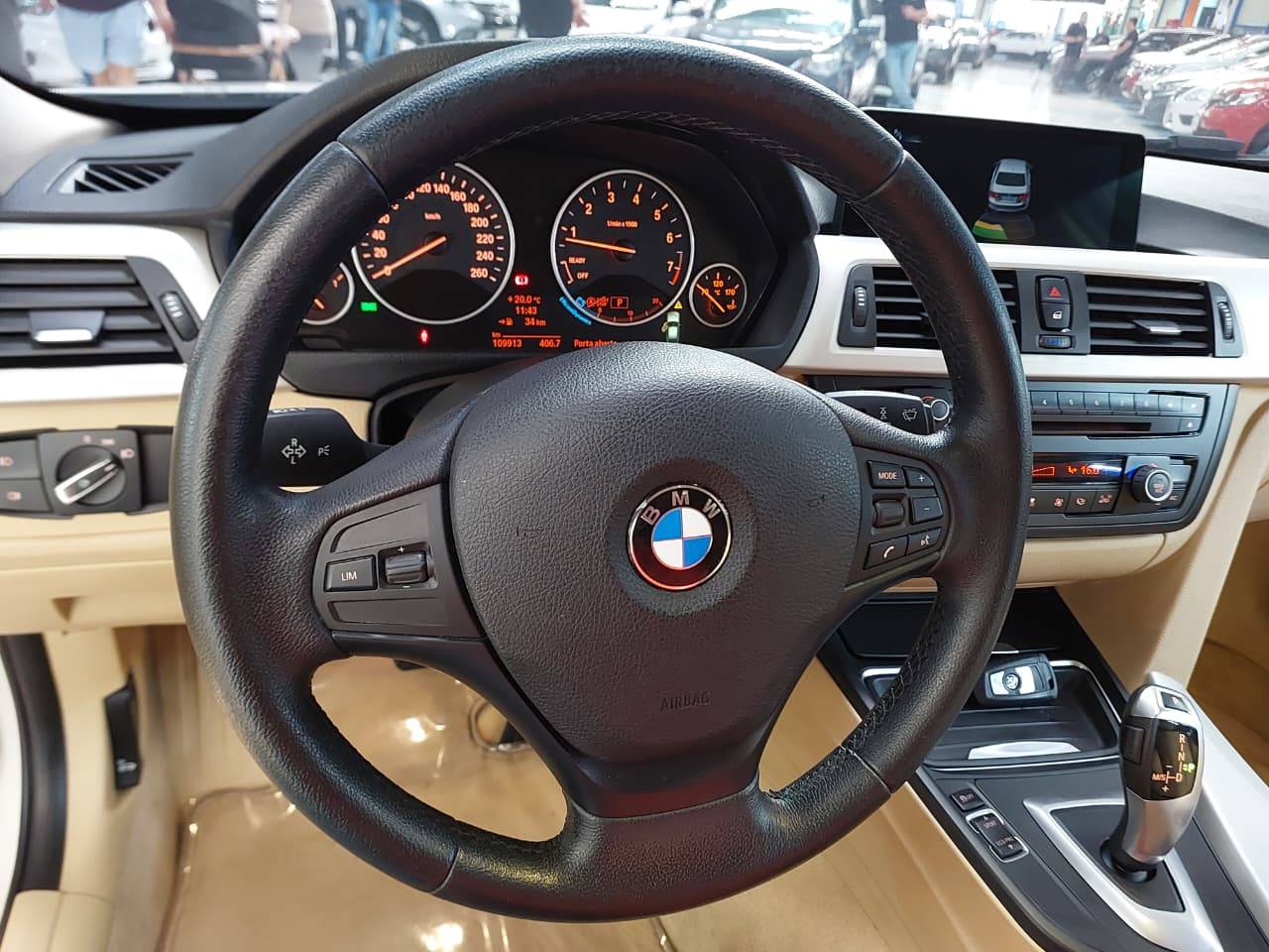 BMW 320i