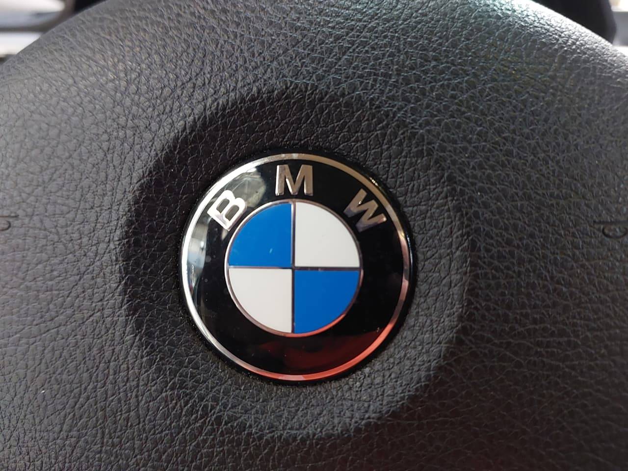 BMW 320i