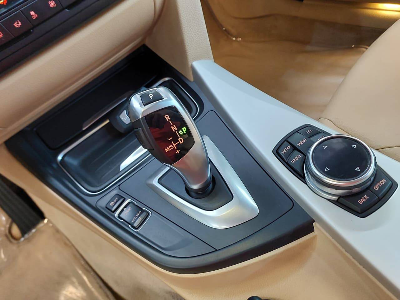 BMW 320i