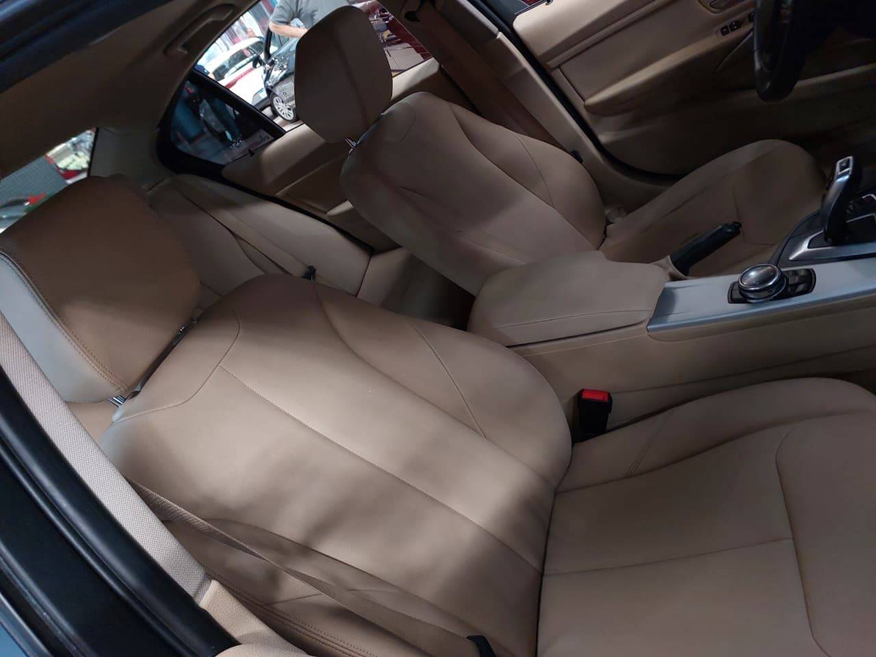 BMW 320i