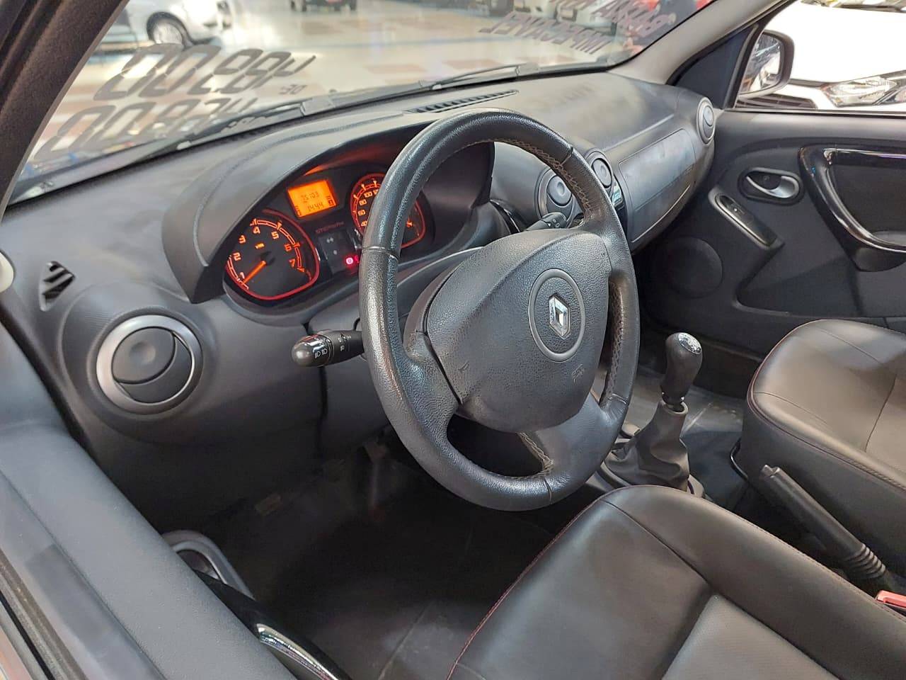 RENAULT SANDERO