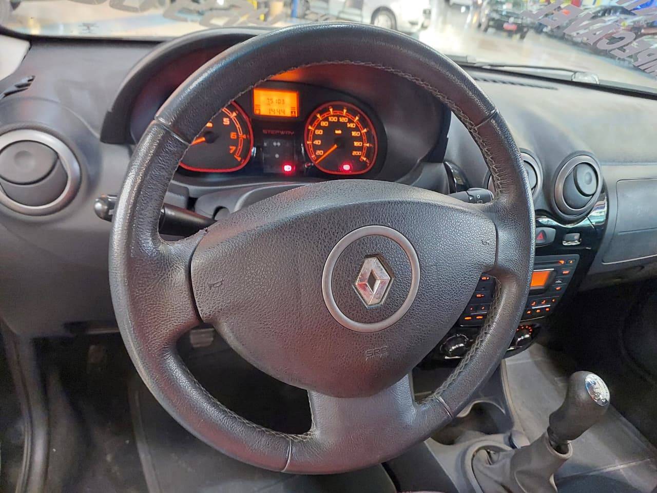 RENAULT SANDERO