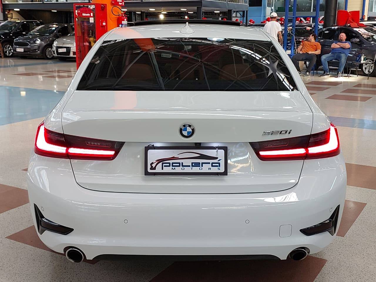 BMW 320i