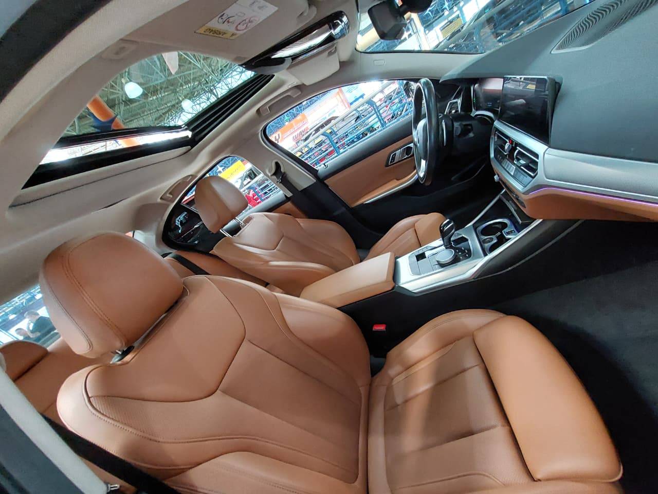 BMW 320i
