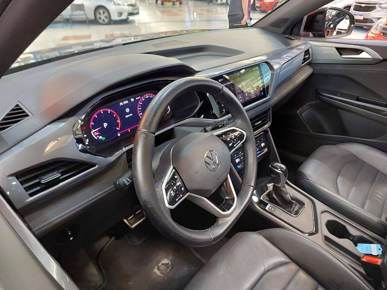 VOLKSWAGEN TAOS