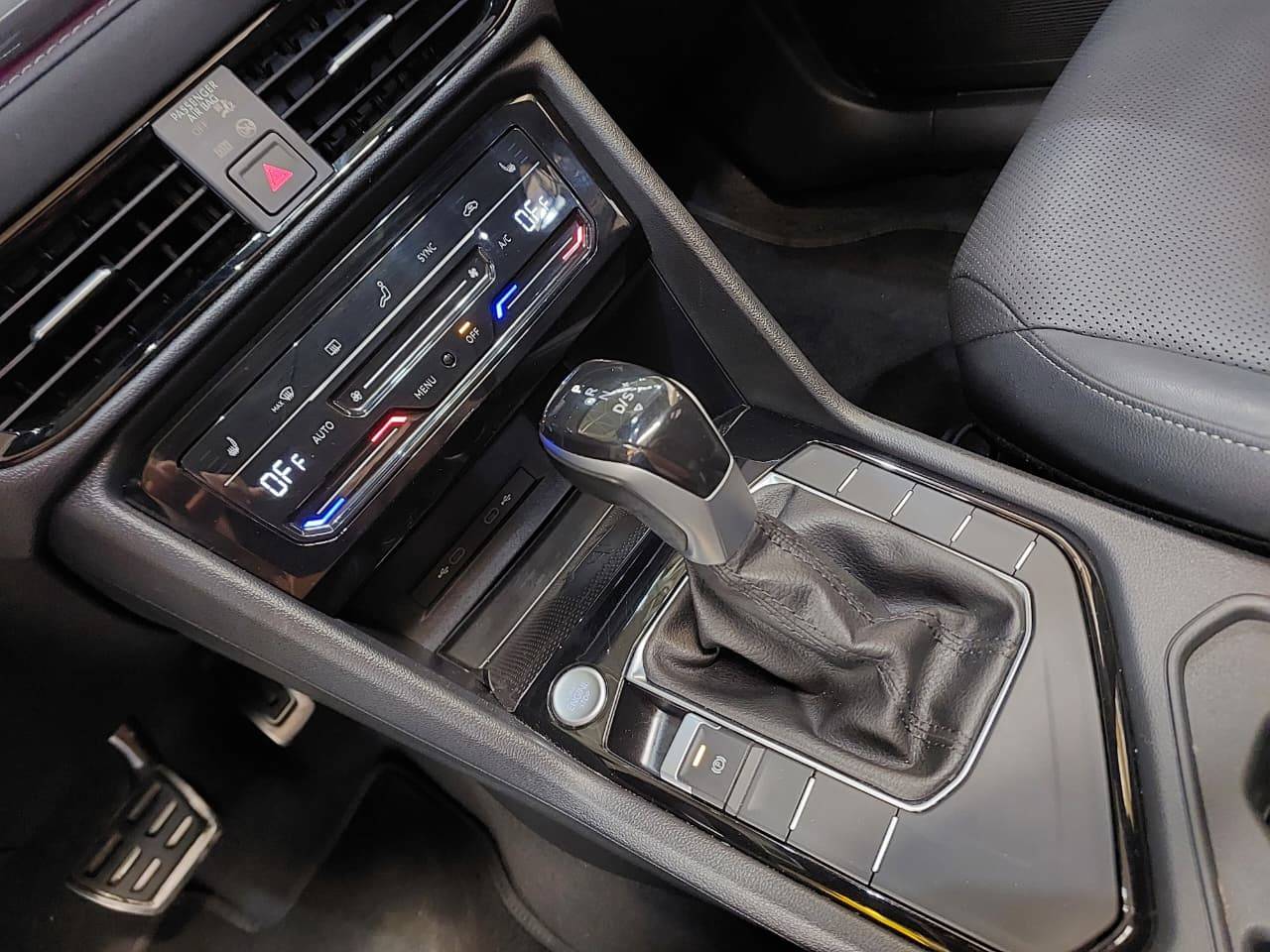 VOLKSWAGEN TAOS
