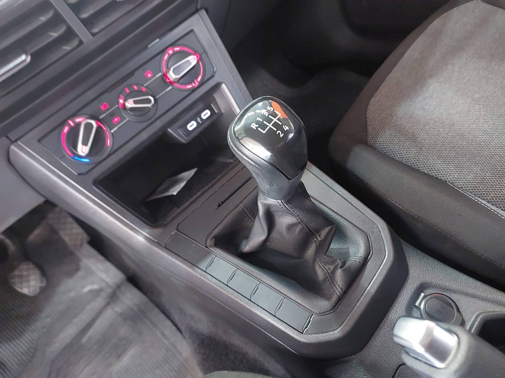 VOLKSWAGEN VIRTUS