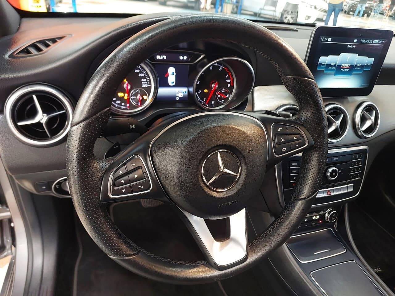 MERCEDES-BENZ CLA 200