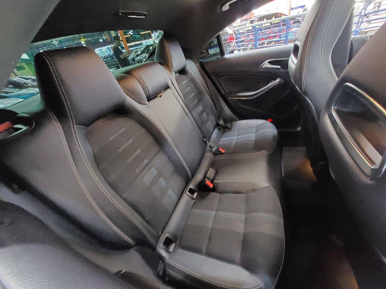MERCEDES-BENZ CLA 200