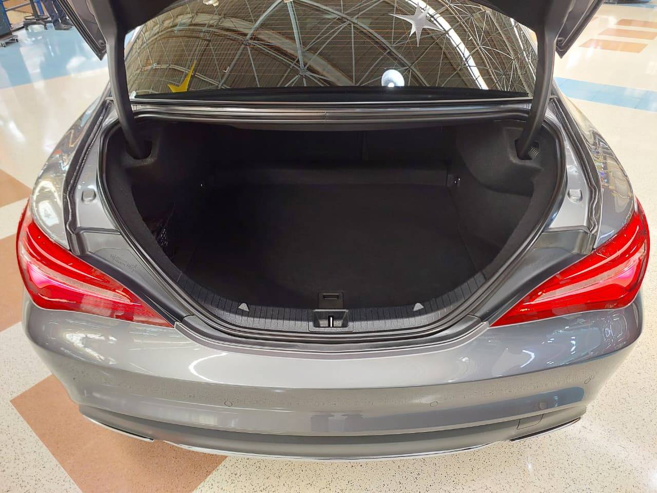 MERCEDES-BENZ CLA 200
