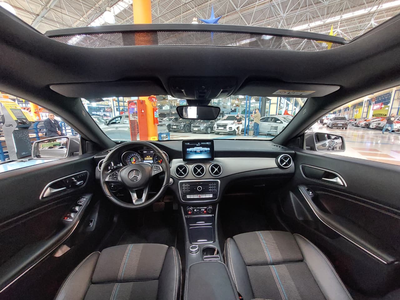 MERCEDES-BENZ CLA 200