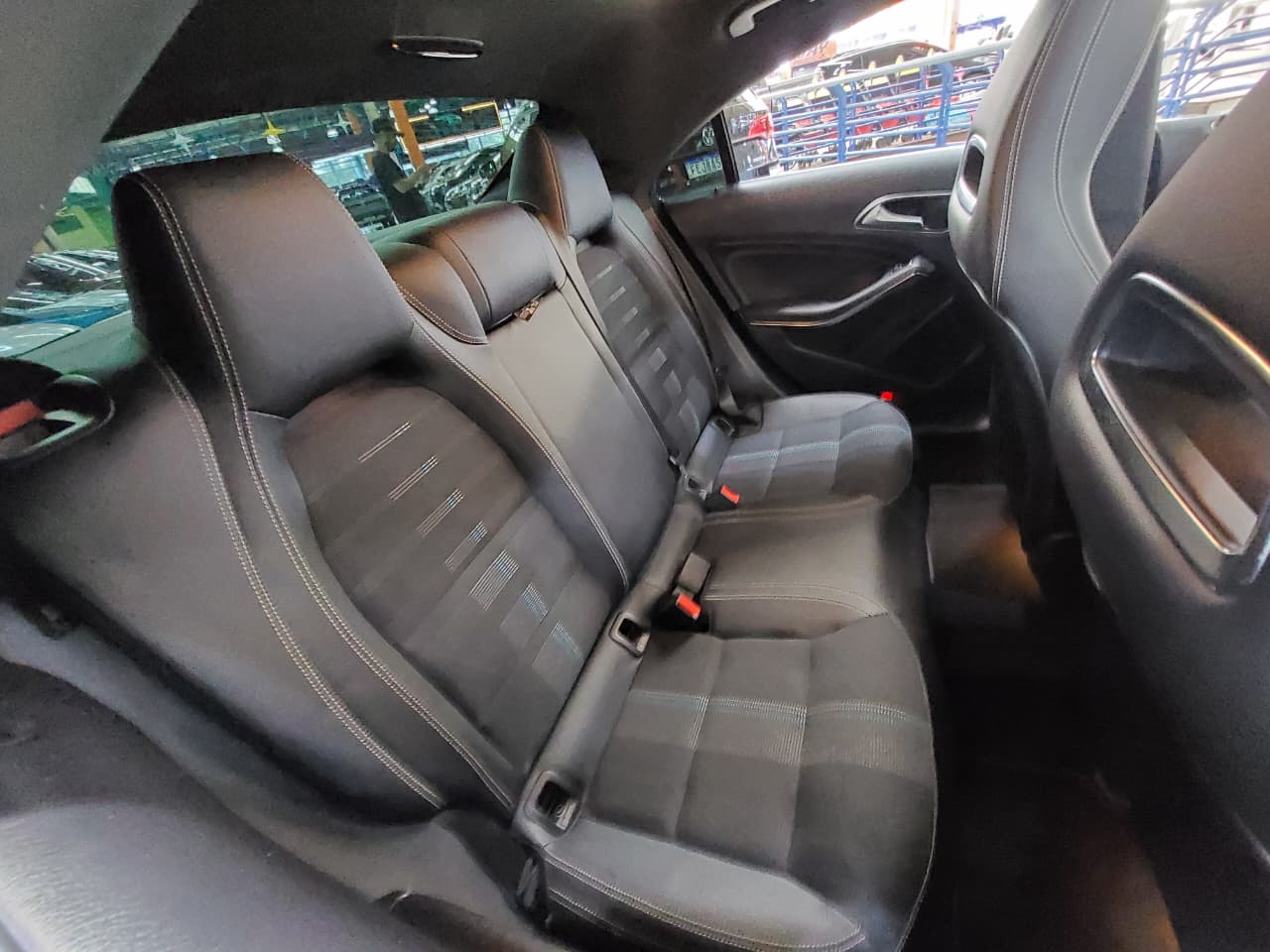 MERCEDES-BENZ CLA 200