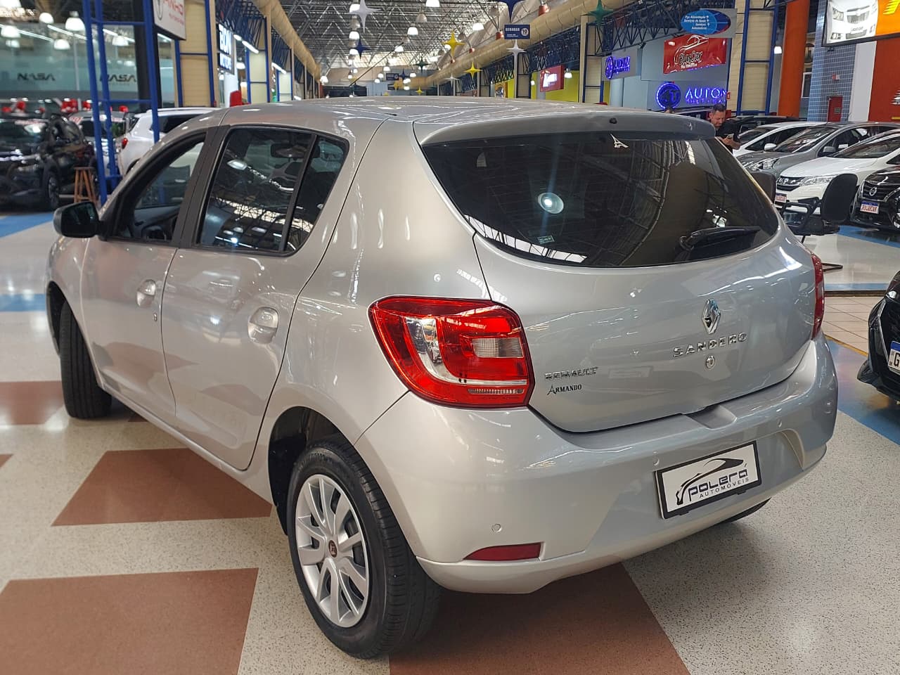 RENAULT SANDERO