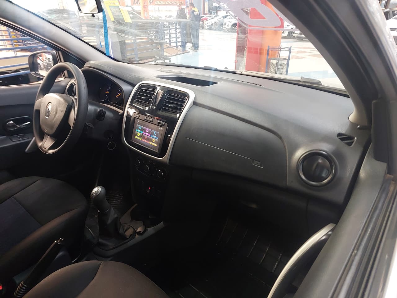 RENAULT SANDERO