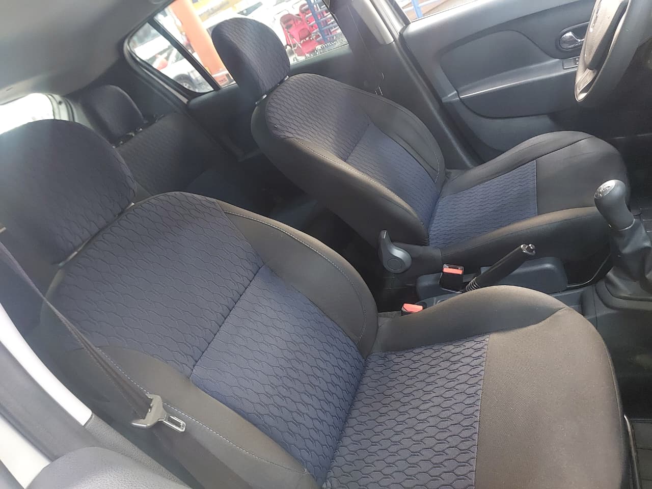RENAULT SANDERO