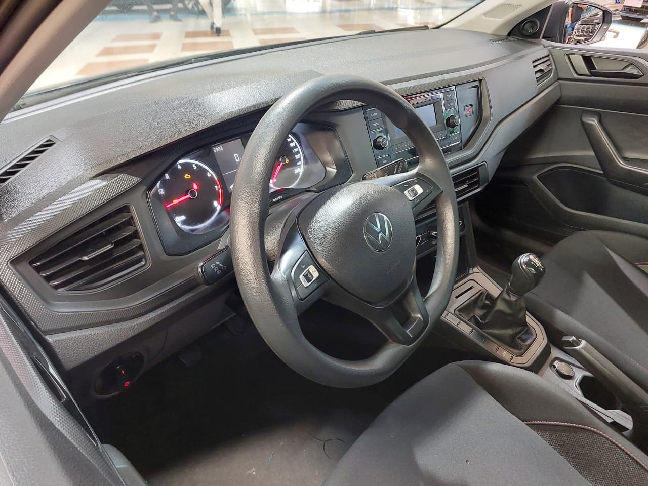 VOLKSWAGEN POLO