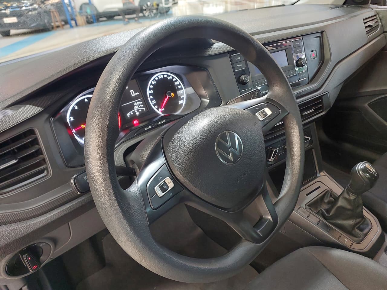 VOLKSWAGEN POLO
