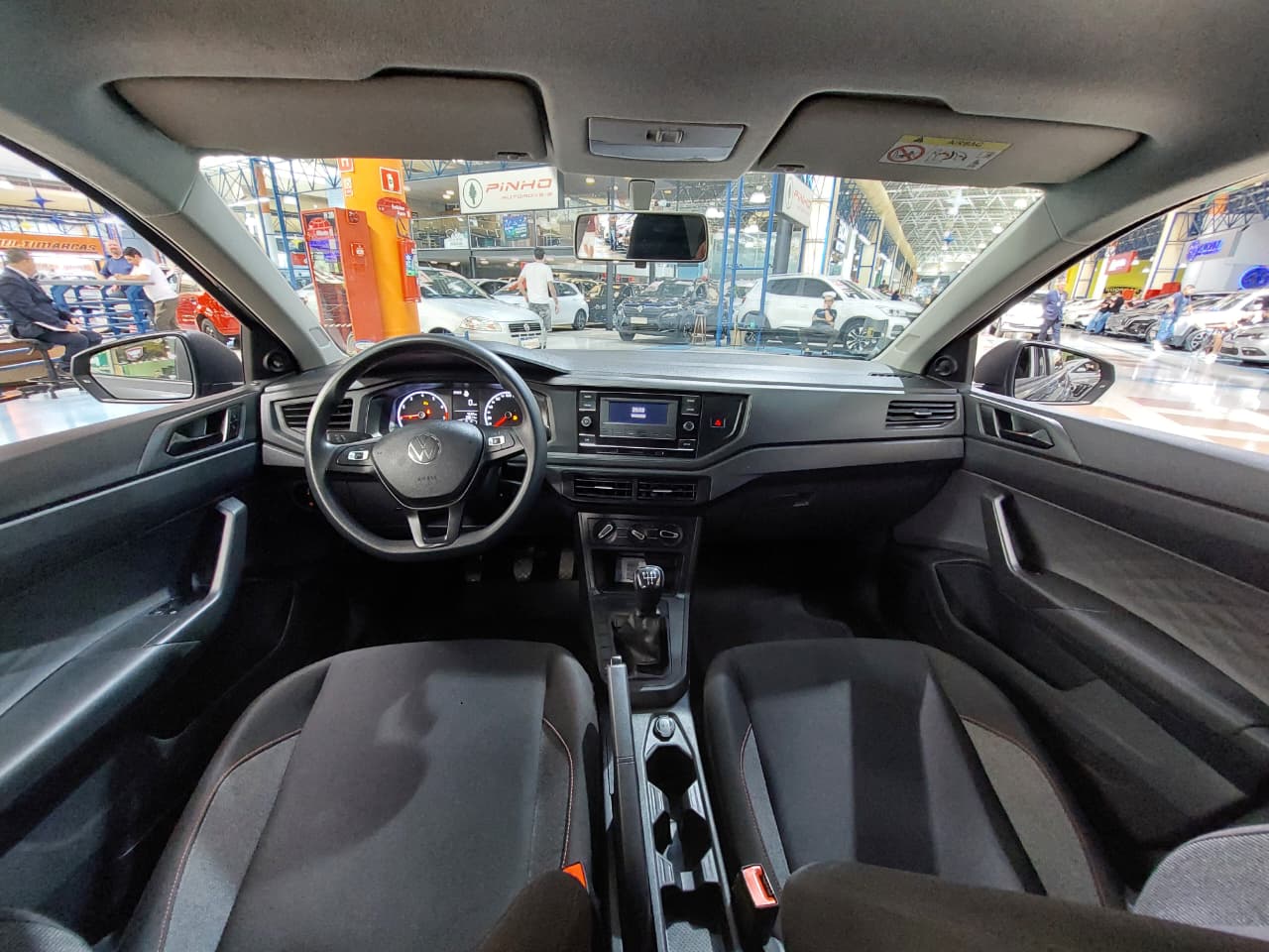 VOLKSWAGEN POLO
