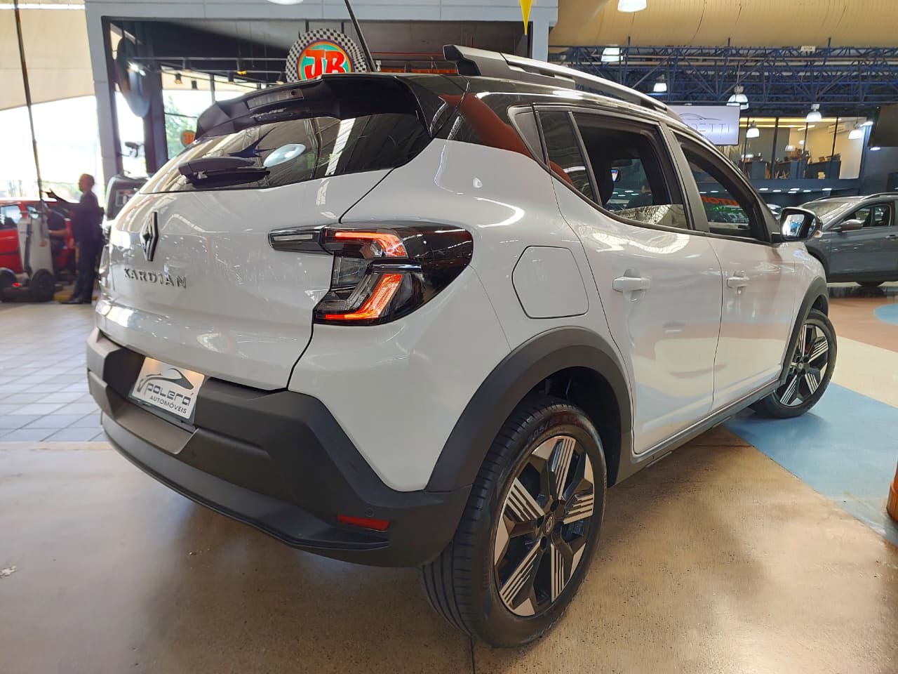 RENAULT JUVAQUATRE
