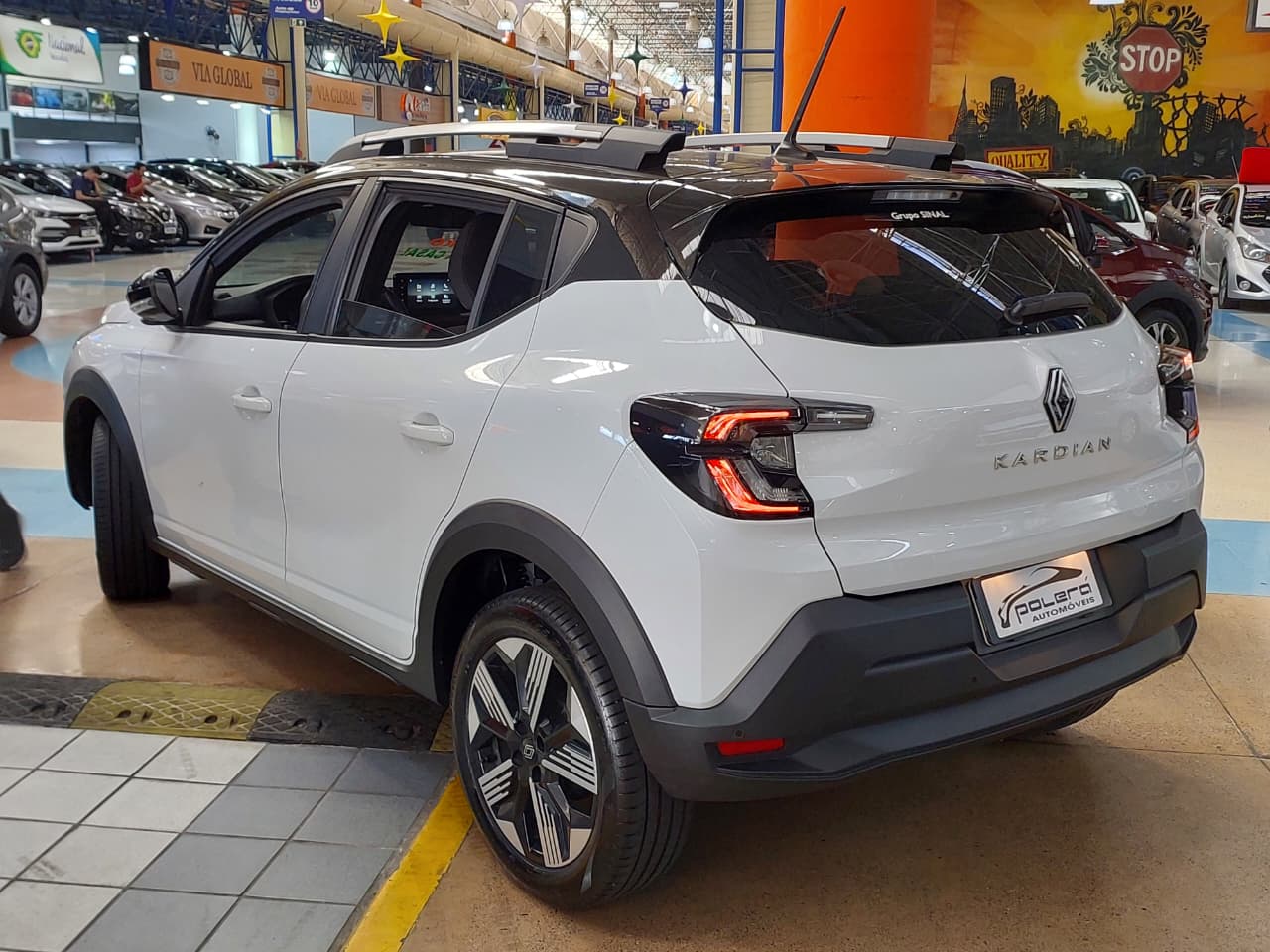 RENAULT JUVAQUATRE