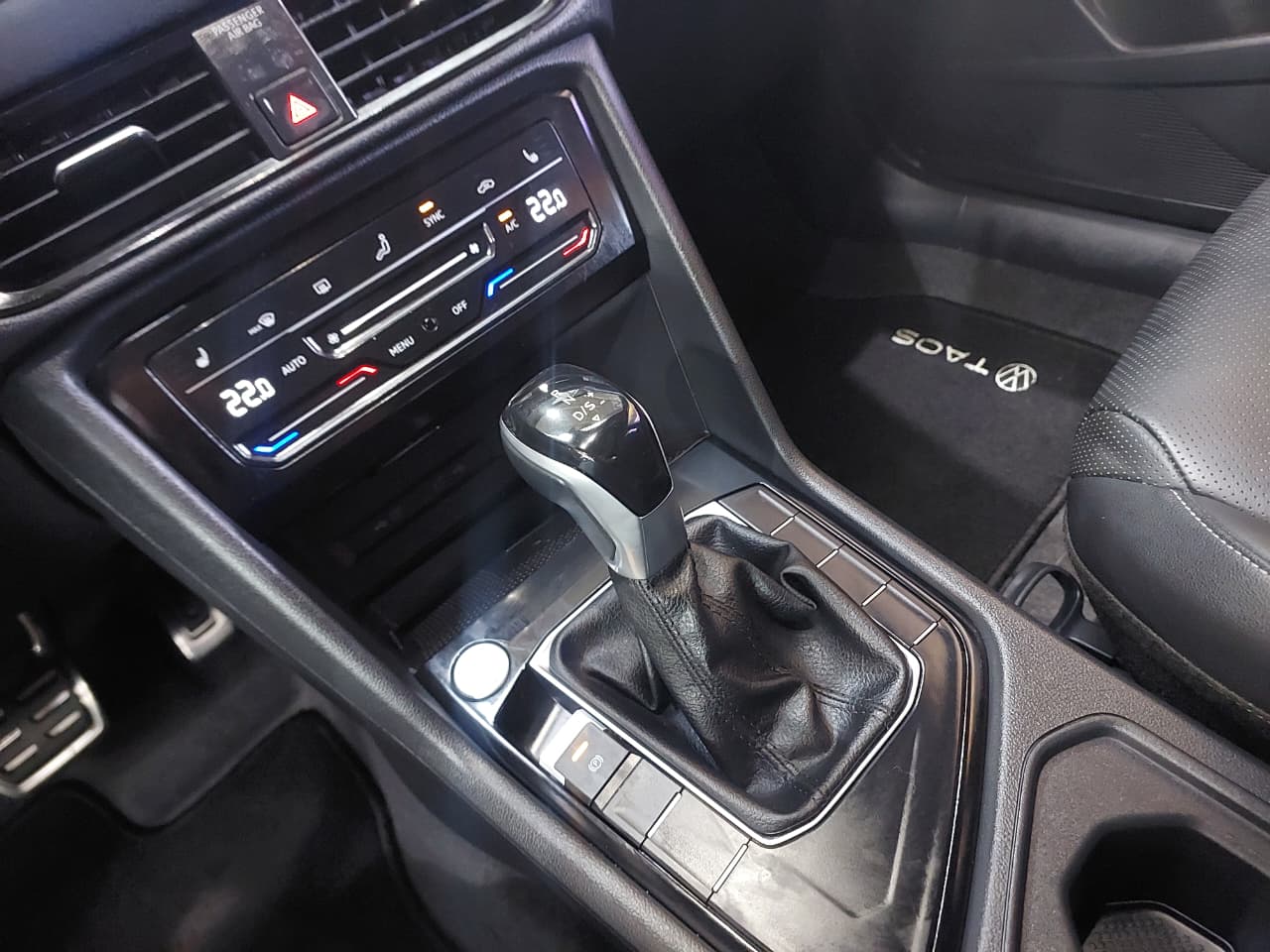 VOLKSWAGEN TAOS