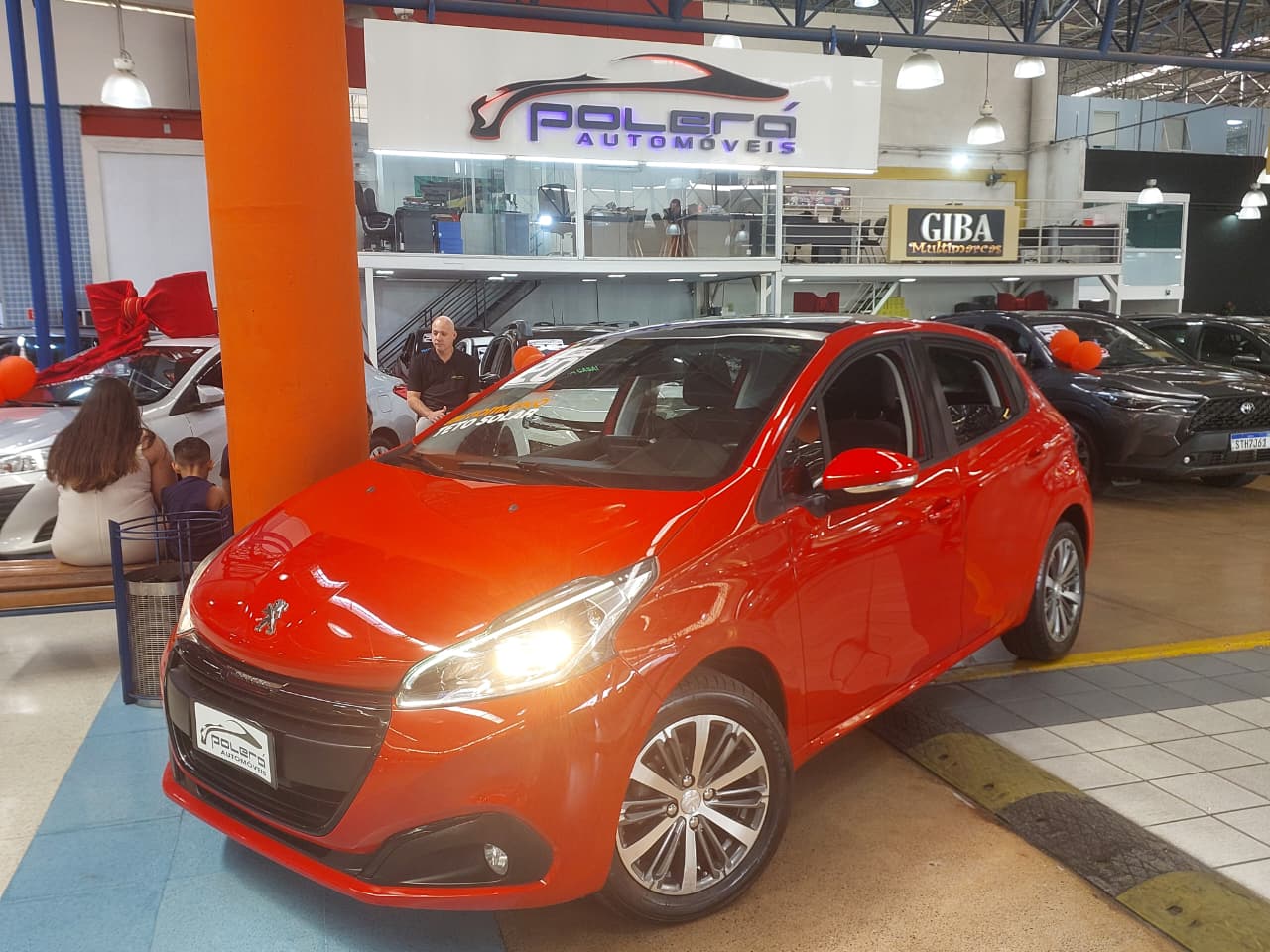 PEUGEOT 208