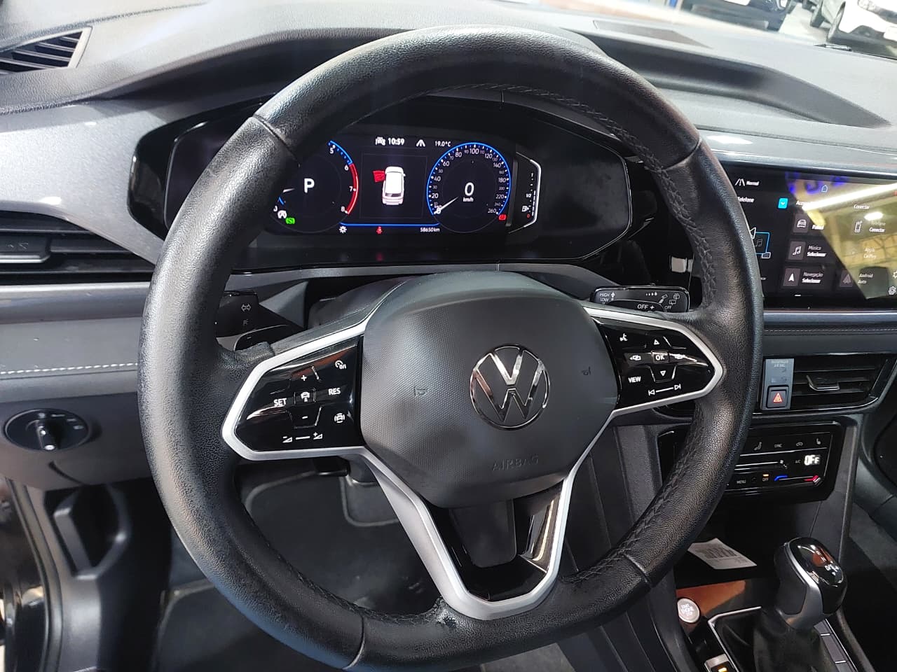 VOLKSWAGEN TAOS