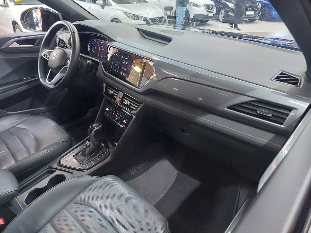 VOLKSWAGEN TAOS