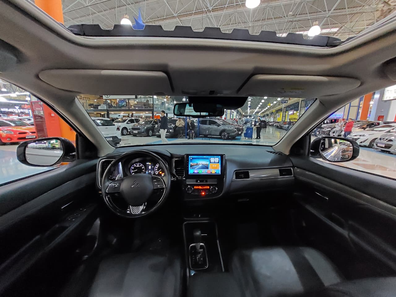 MITSUBISHI OUTLANDER