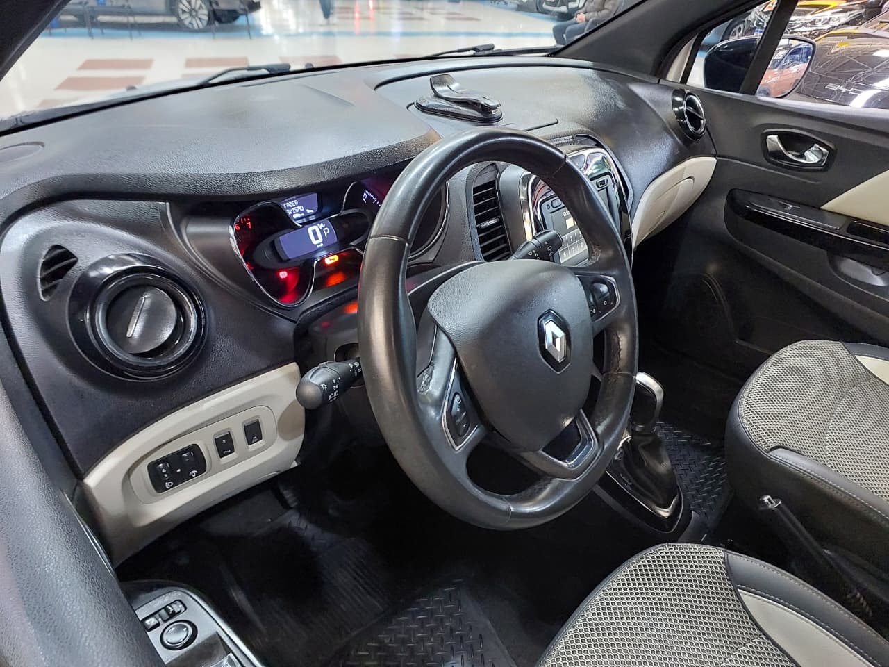 RENAULT CAPTUR