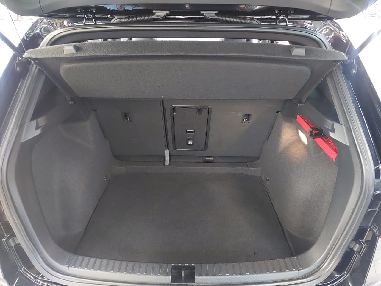 VOLKSWAGEN TAOS