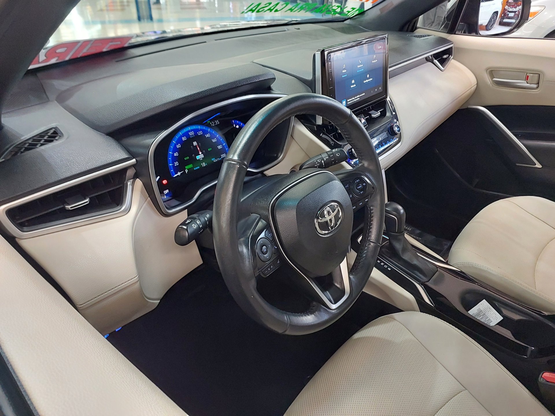 TOYOTA COROLLA CROSS
