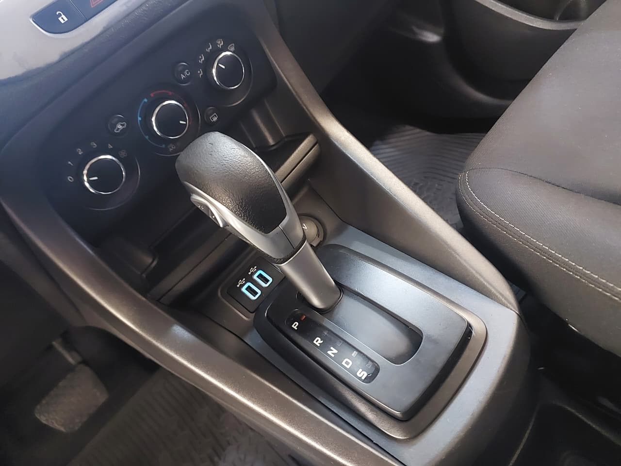 FORD KA +