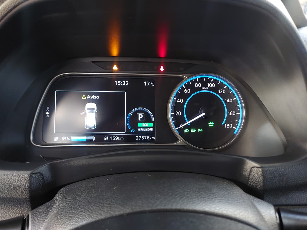 NISSAN LEAF