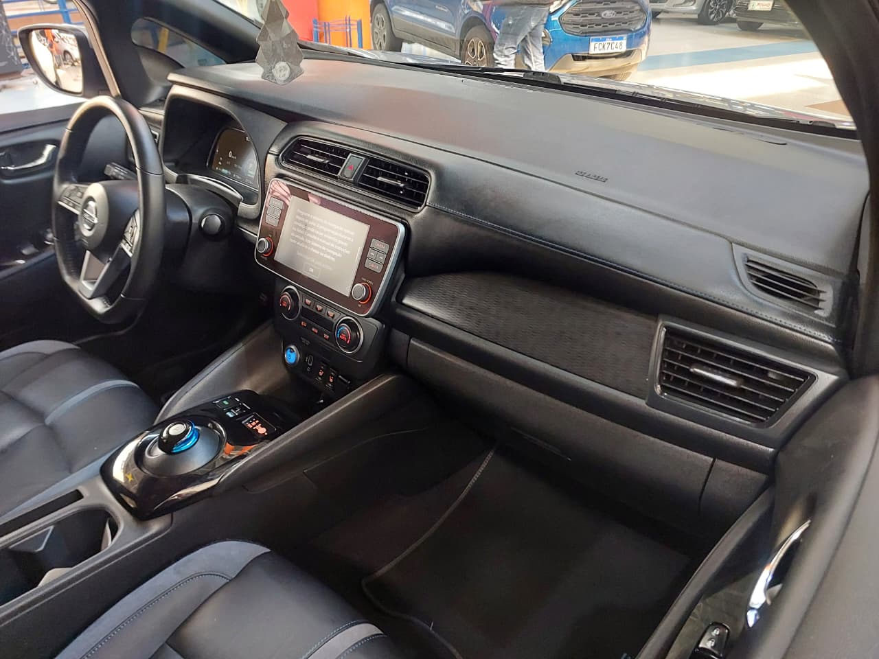 NISSAN LEAF