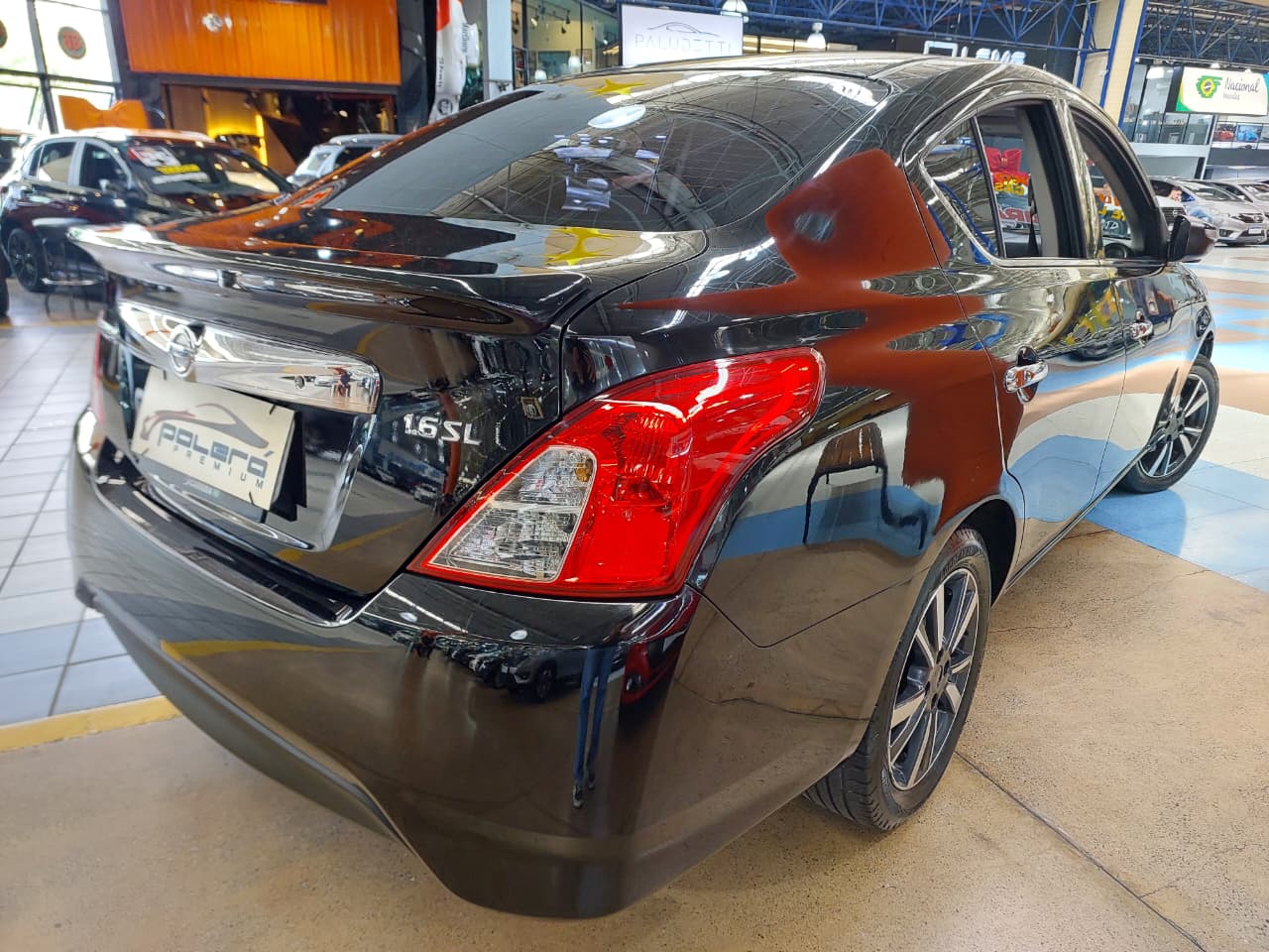 NISSAN VERSA