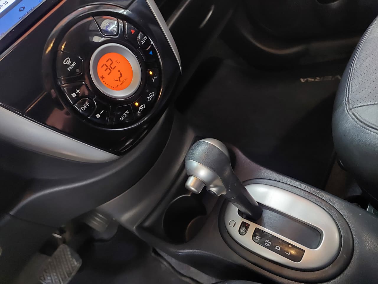 NISSAN VERSA