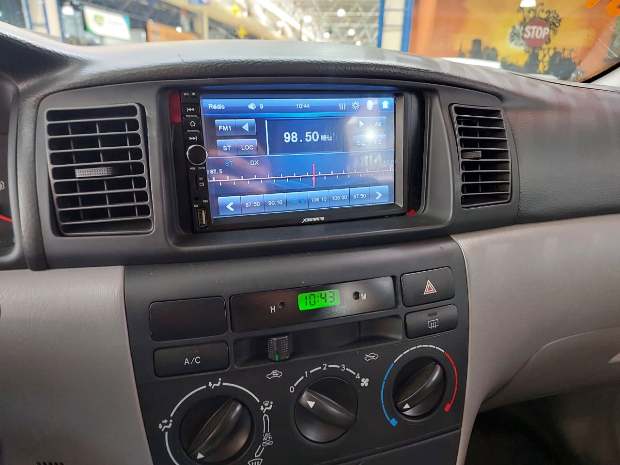 TOYOTA COROLLA