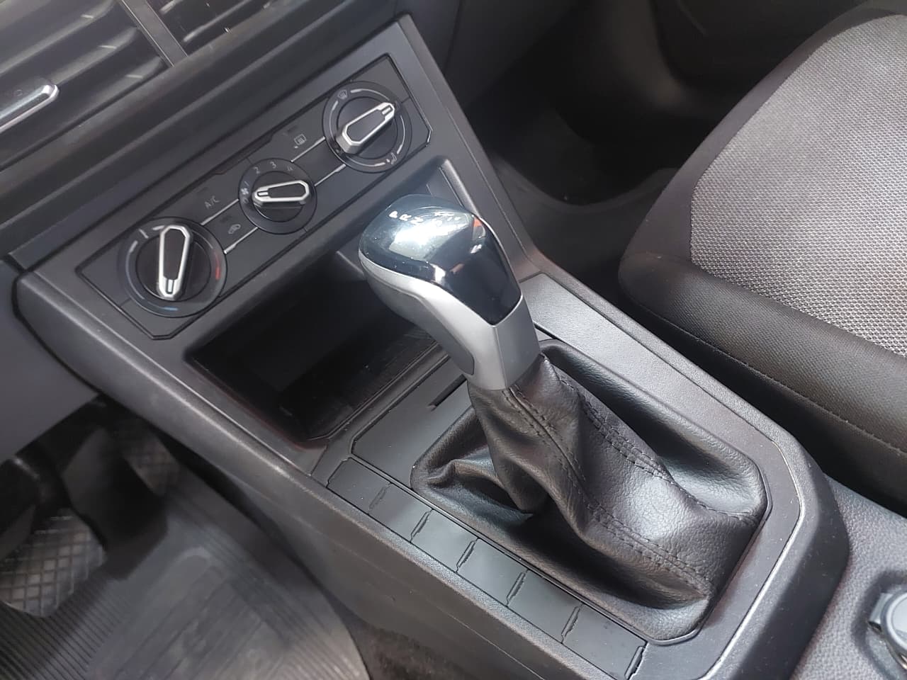 VOLKSWAGEN VIRTUS