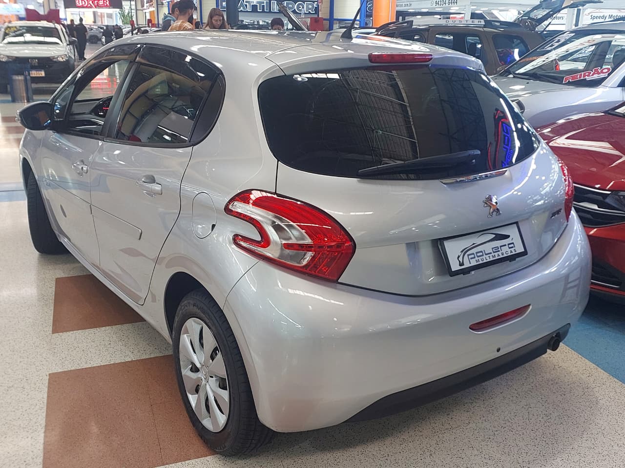 PEUGEOT 208