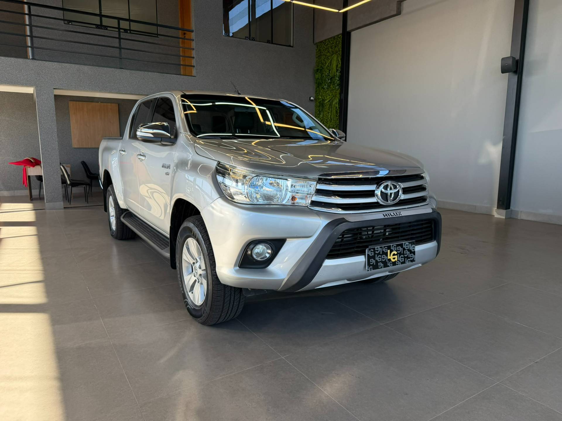 TOYOTA HILUX