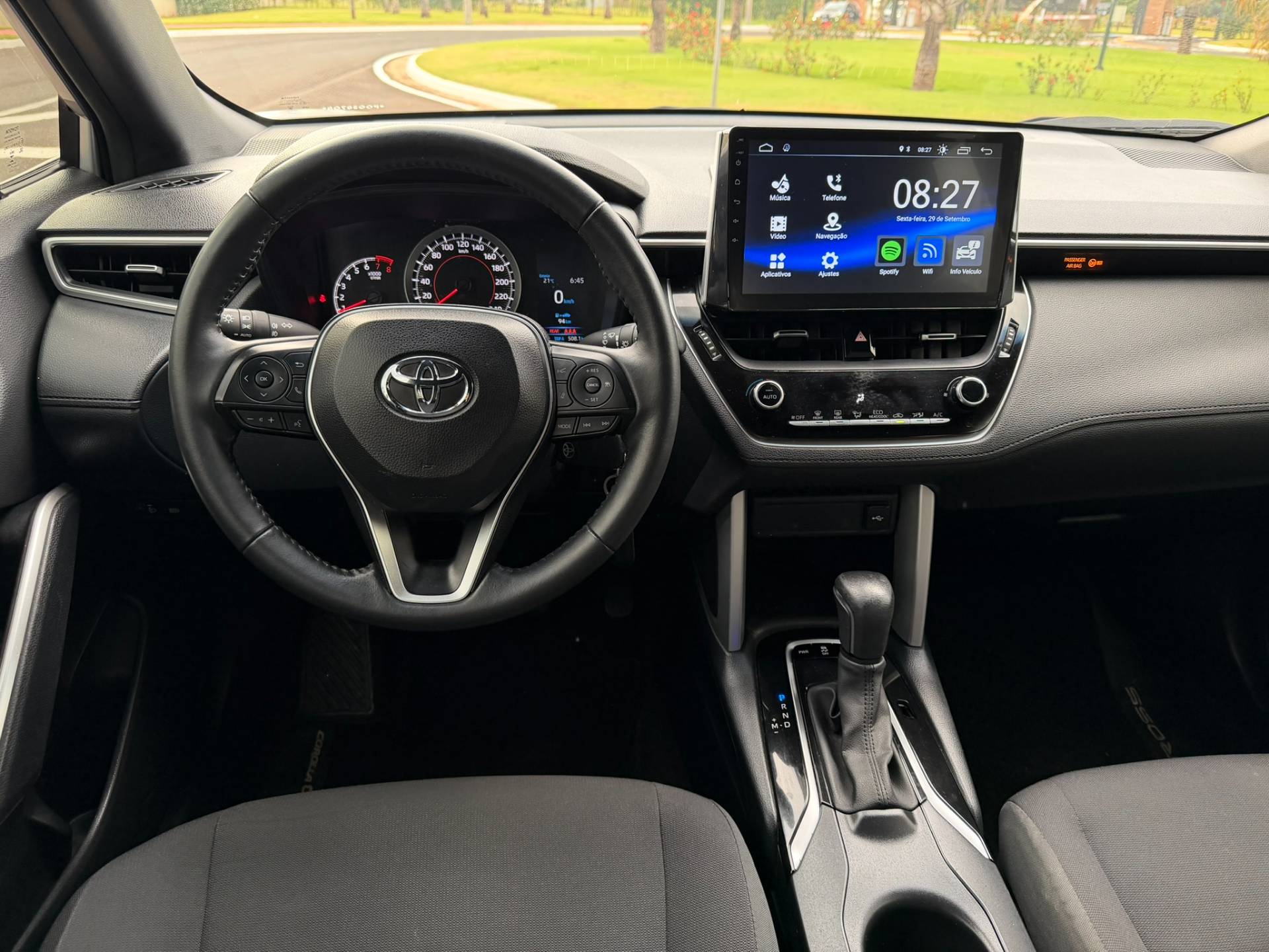 TOYOTA COROLLA CROSS