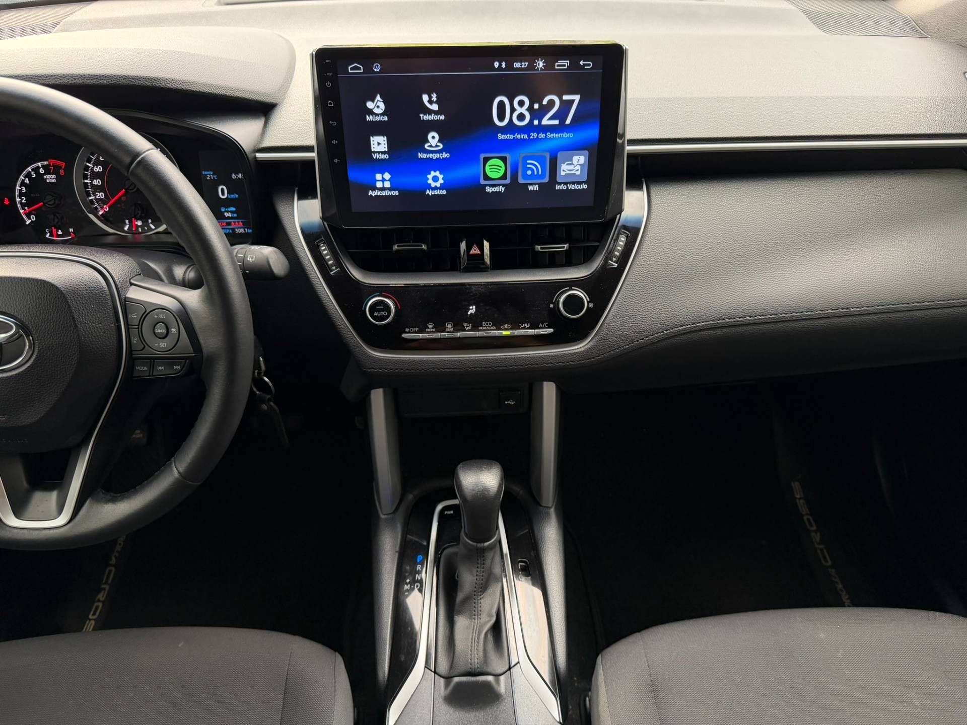TOYOTA COROLLA CROSS