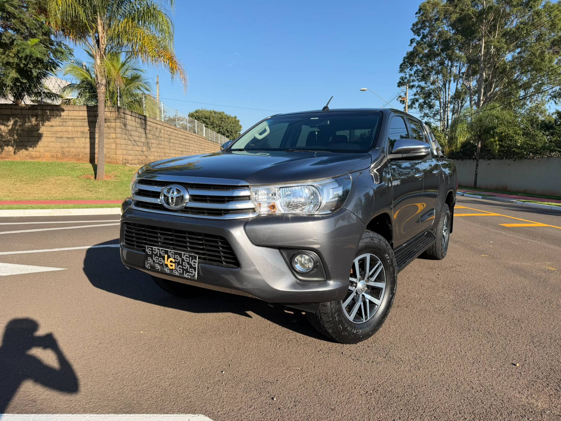 TOYOTA HILUX