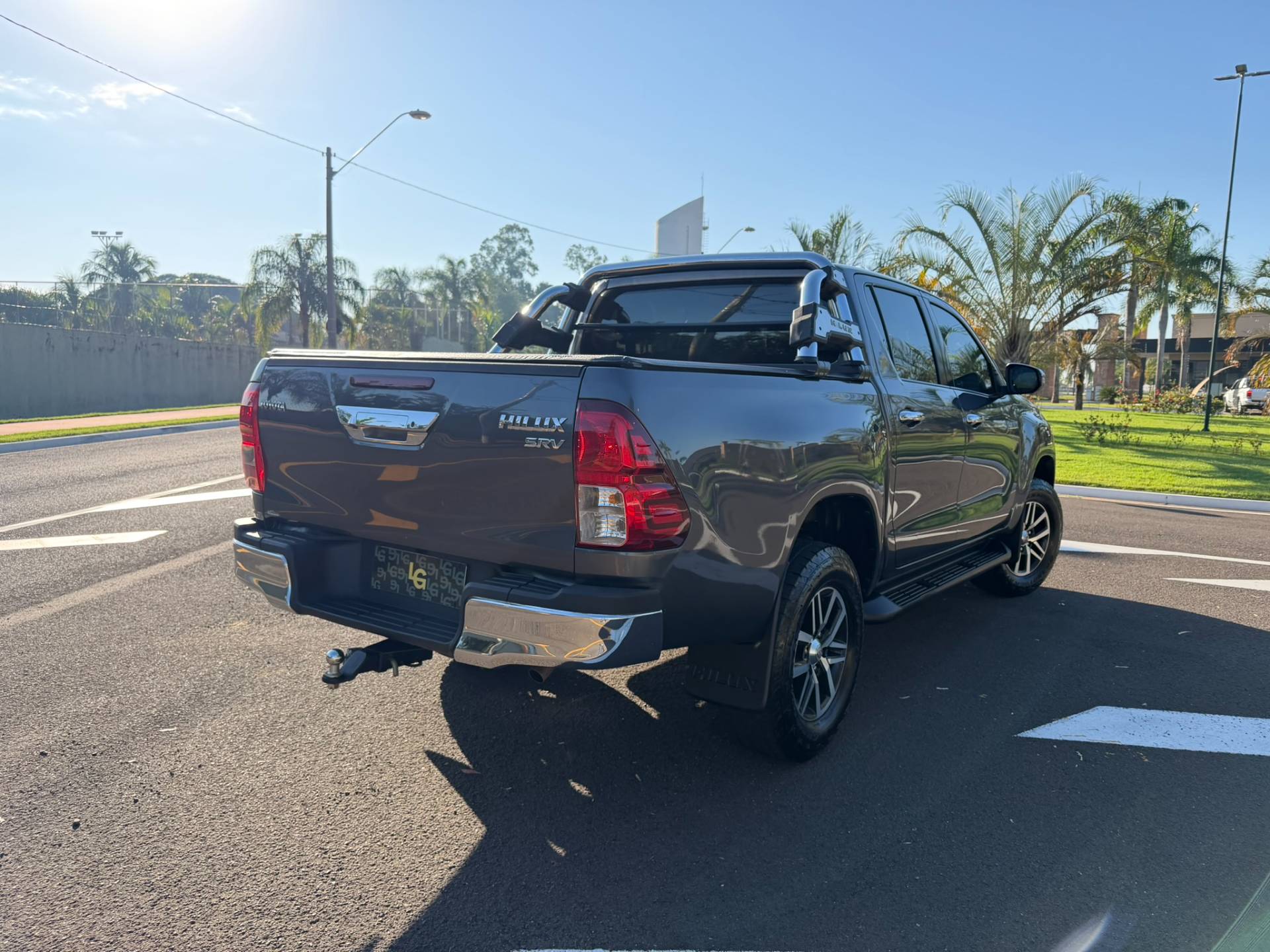 TOYOTA HILUX
