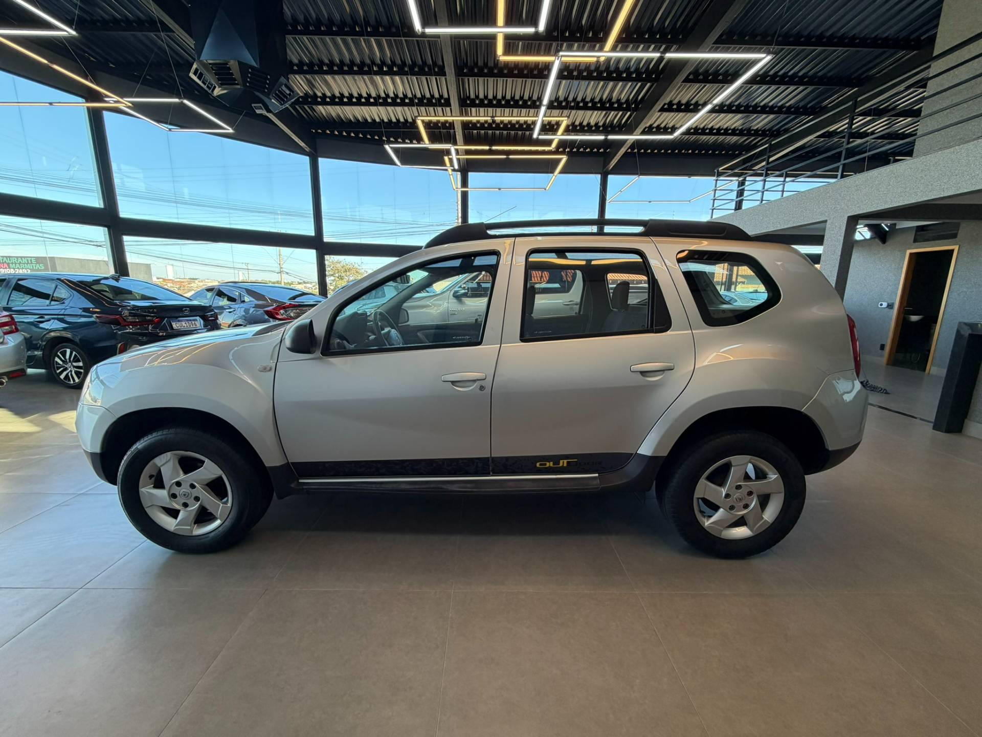 RENAULT DUSTER